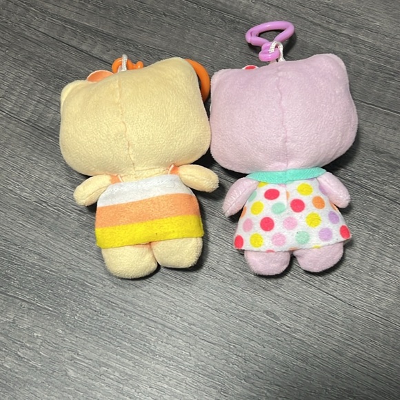 Sanrio Hello kitty plush keychain - Picture 2 of 4